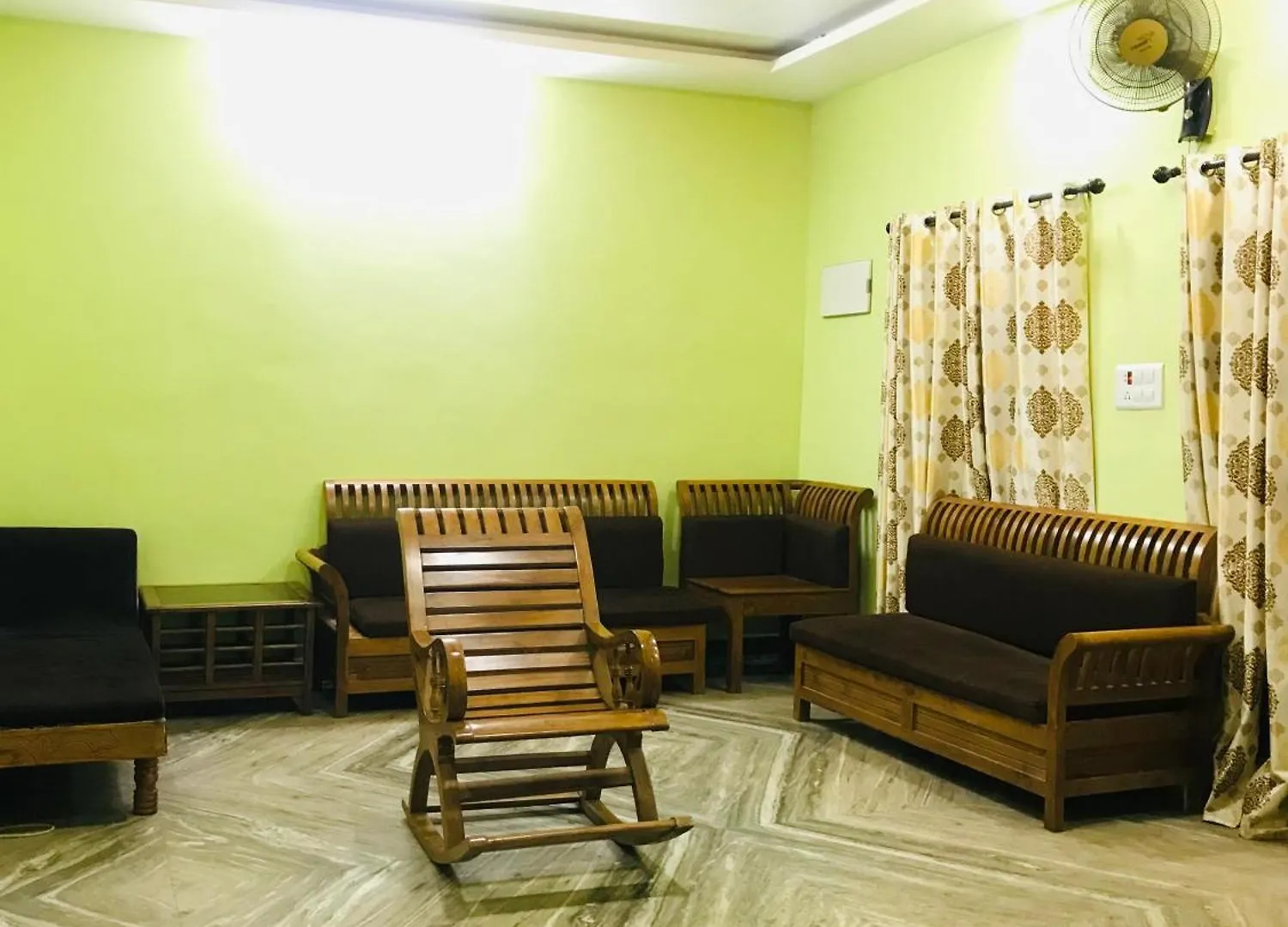 리조트 Zicilys Garden Homestay With Pool Padinjarathara 인도